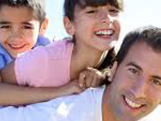 De la mano con papá, programa de apoyo a padres solteros