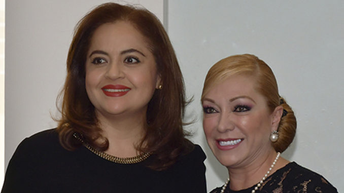 Ana Lilia Herrera recibe el Informe de Ana Balderas