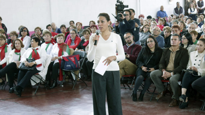 Denisse Ugalde inauguró el inicio de cursos en la UNIDE