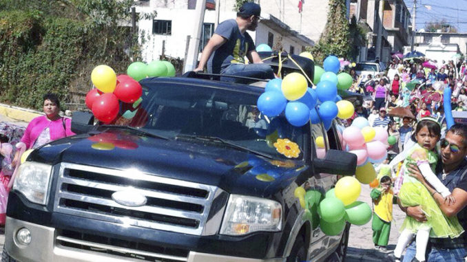 El desfile se llevó a cabo en la colonia Tres de Mayo