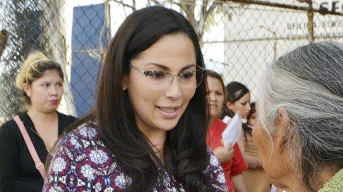 Hace uso discrecional del presupuesto local.