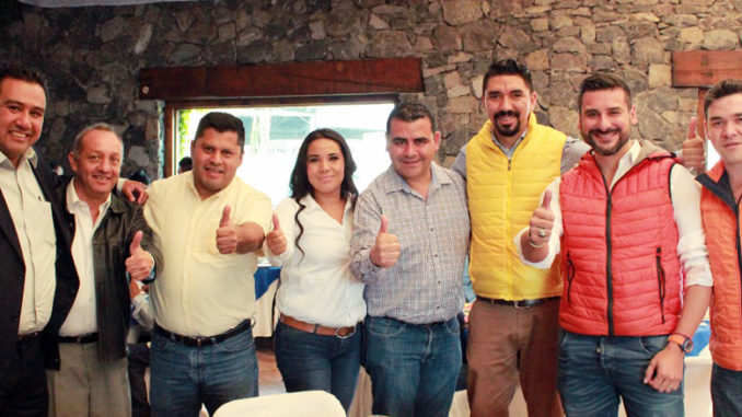Panistas tlalnepantlenses cierran filas con precandidatos del frente