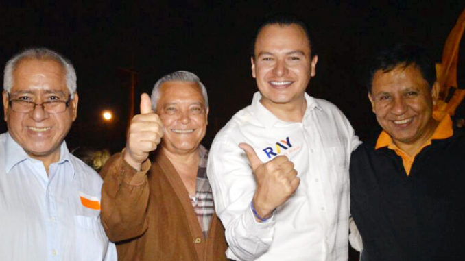 Raymundo Guzmán Corroviñas reconoció que sólo trabajando en equipo, con capacidad y honestidad Raymundo Guzmán Corroviñas reconoció que sólo trabajando en equipo, con capacidad y honestidad