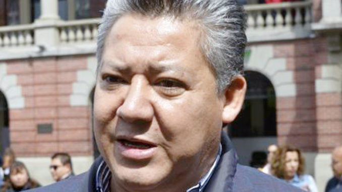 El abanderado de Vía Radical para la alcaldía de tlalnepantla, Raúl Uribe