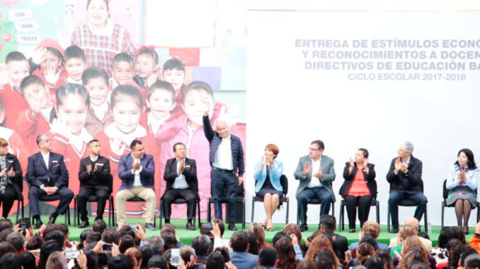 "Todos queremos una educación fuerte, que como sociedad nos impulse a salir adelante": Raciel Pérez Cruz