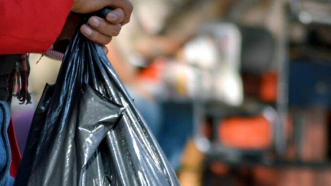 Tlalnepantla hace un llamado a los comerciantes para que se abstengan de utilizar las bolsas de plásticos